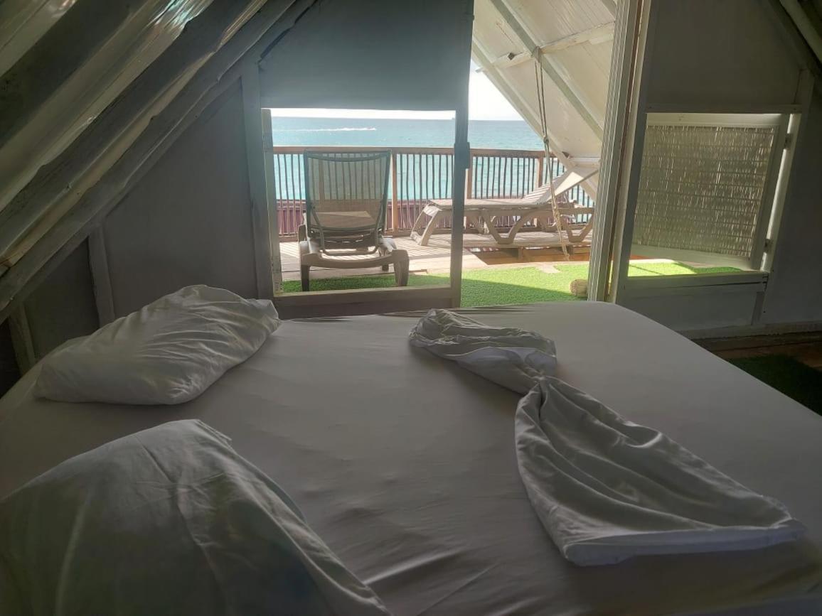 A Orilla Del Mar En Baru Hostel Cartagena Kültér fotó