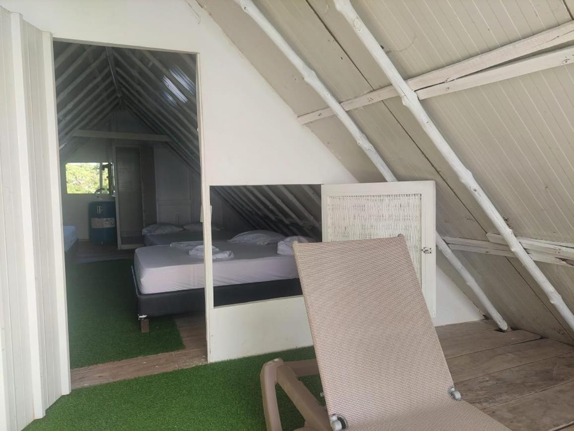 A Orilla Del Mar En Baru Hostel Cartagena Kültér fotó